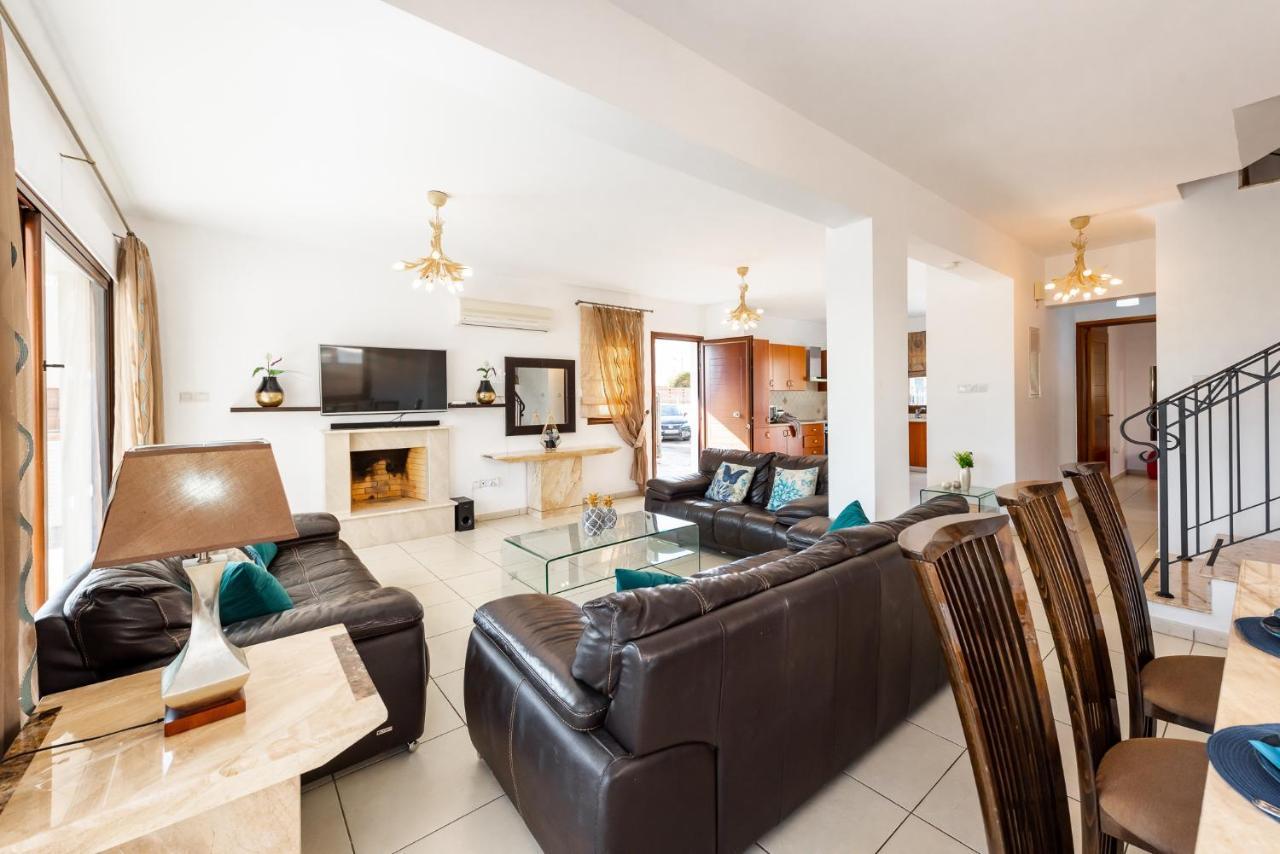 Sea Front Oceanus H2 By Ezoria Villas Ayia Napa Exteriör bild